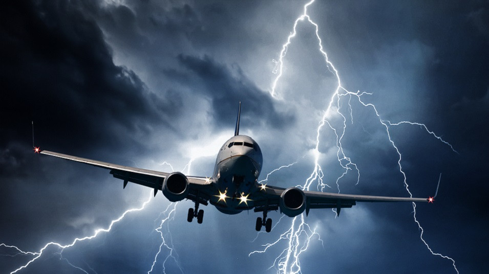 محافظت از هواپیما در برابر صاعقه با کامپوزیتهای گرافنی
