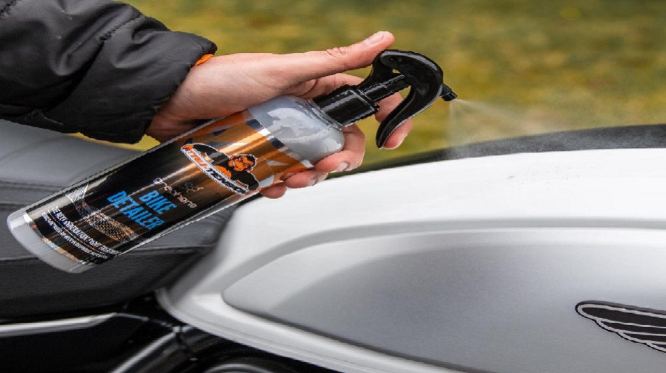 استفاده از نانوپلاکتهای گرافنی در محصولات مراقبت از موتورسیکلت