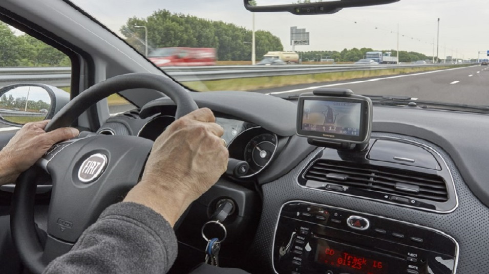 همکاری برای ساخت قطعات داخلی خودرو با استفاده از گرافن